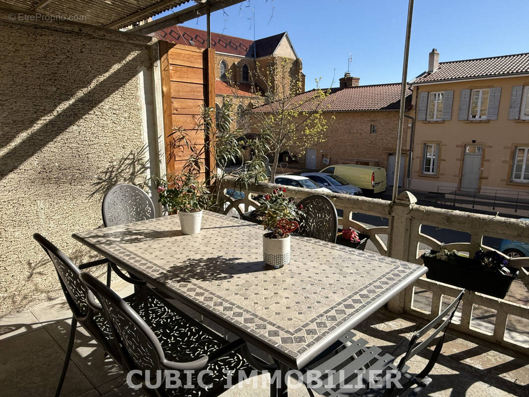 Appartement à COGNY
