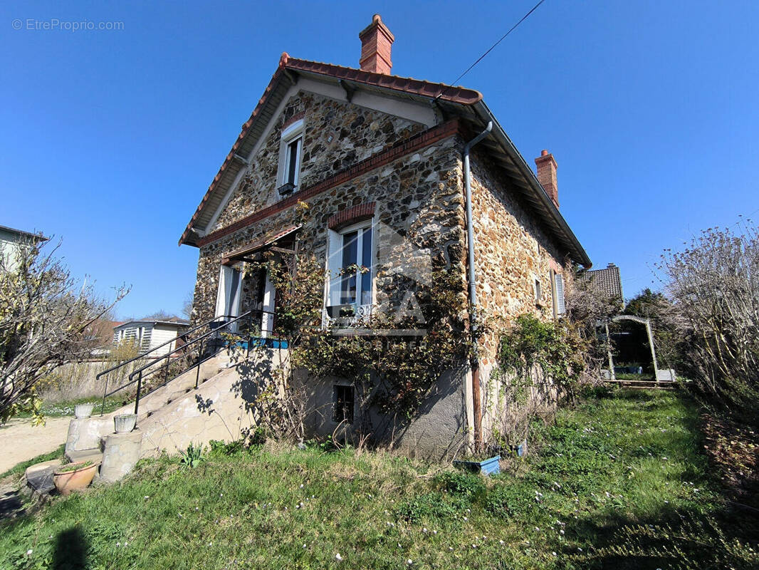 Maison à BALLANCOURT-SUR-ESSONNE