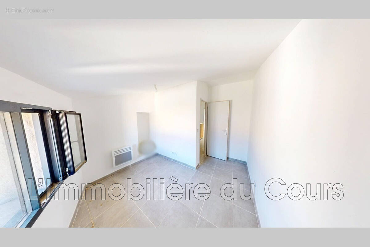 Maison à VELAUX