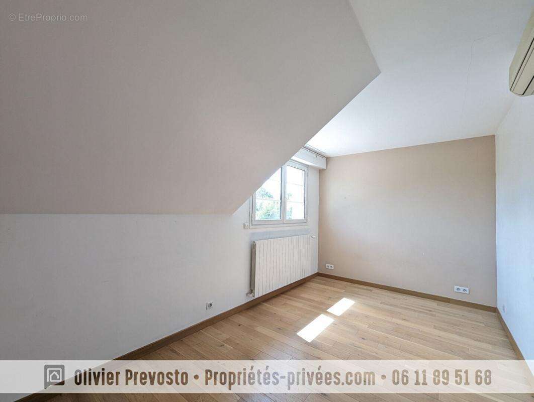 Maison à VERRIERES-LE-BUISSON