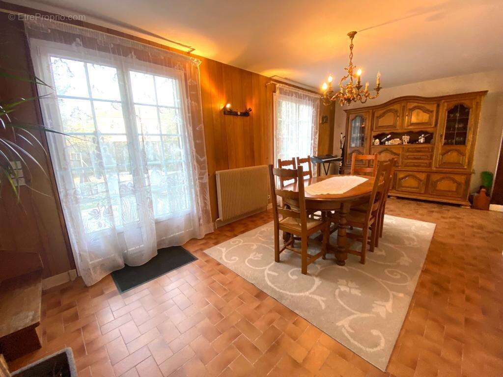Maison à ETAMPES