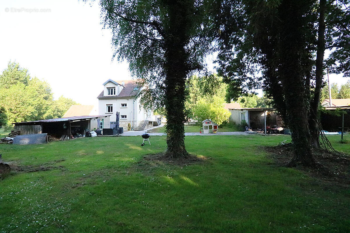 Maison à ESTREES-SAINT-DENIS