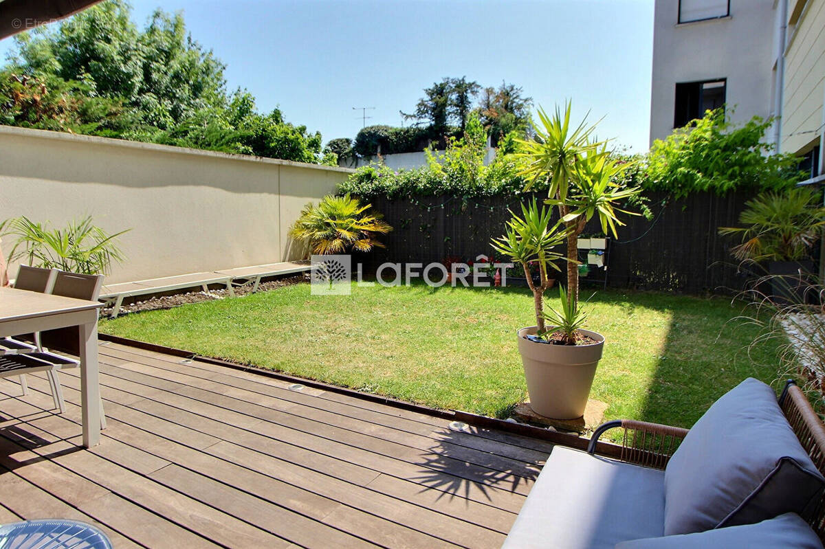 Appartement à SURESNES