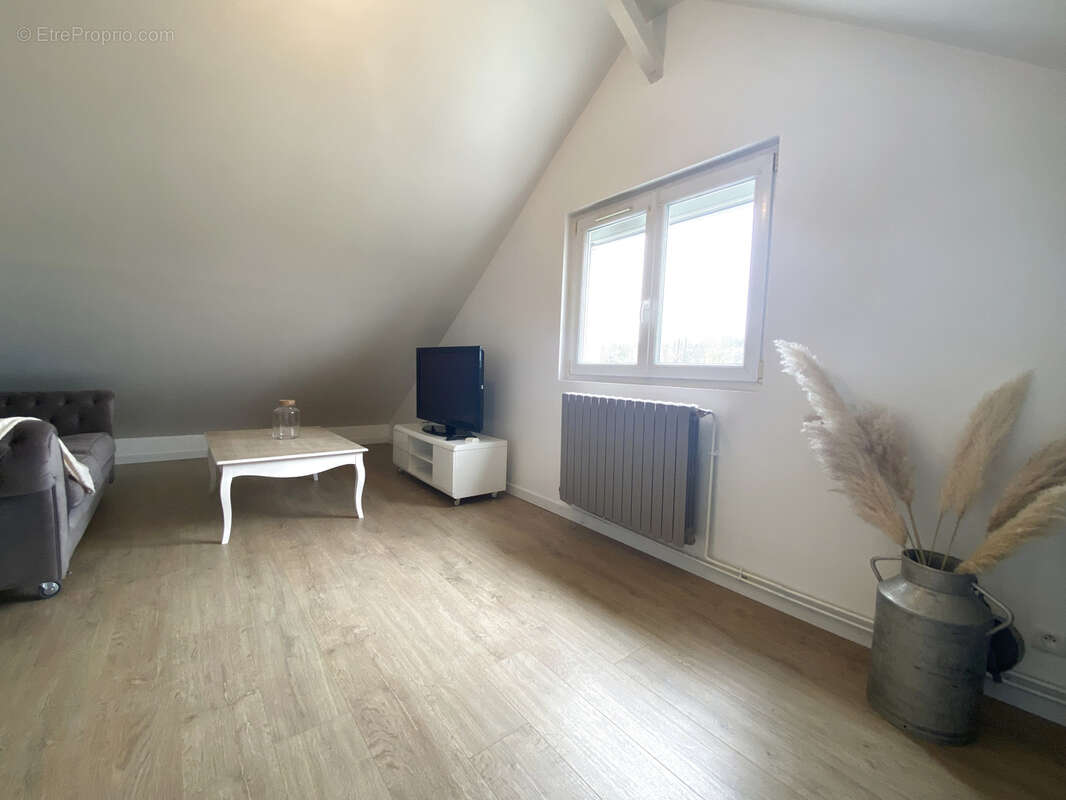 Maison à VERNEUIL-EN-HALATTE