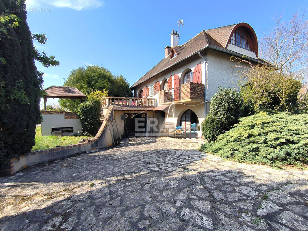 Maison à BALLANCOURT-SUR-ESSONNE