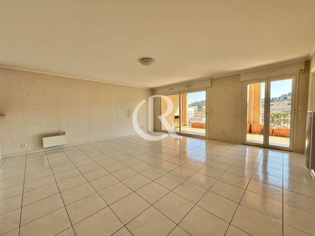 Appartement à HYERES
