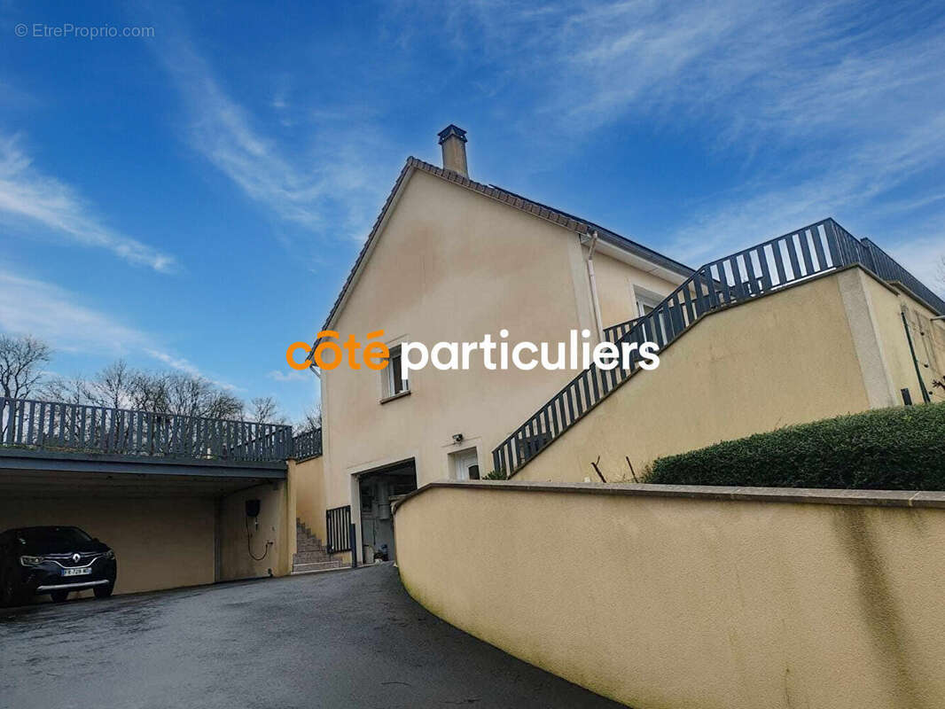 Maison à DOZULE
