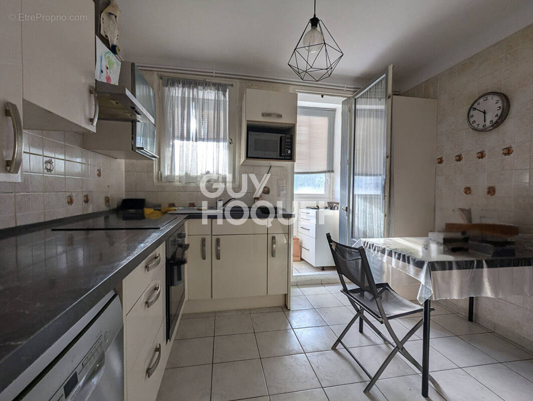 Appartement à DECINES-CHARPIEU