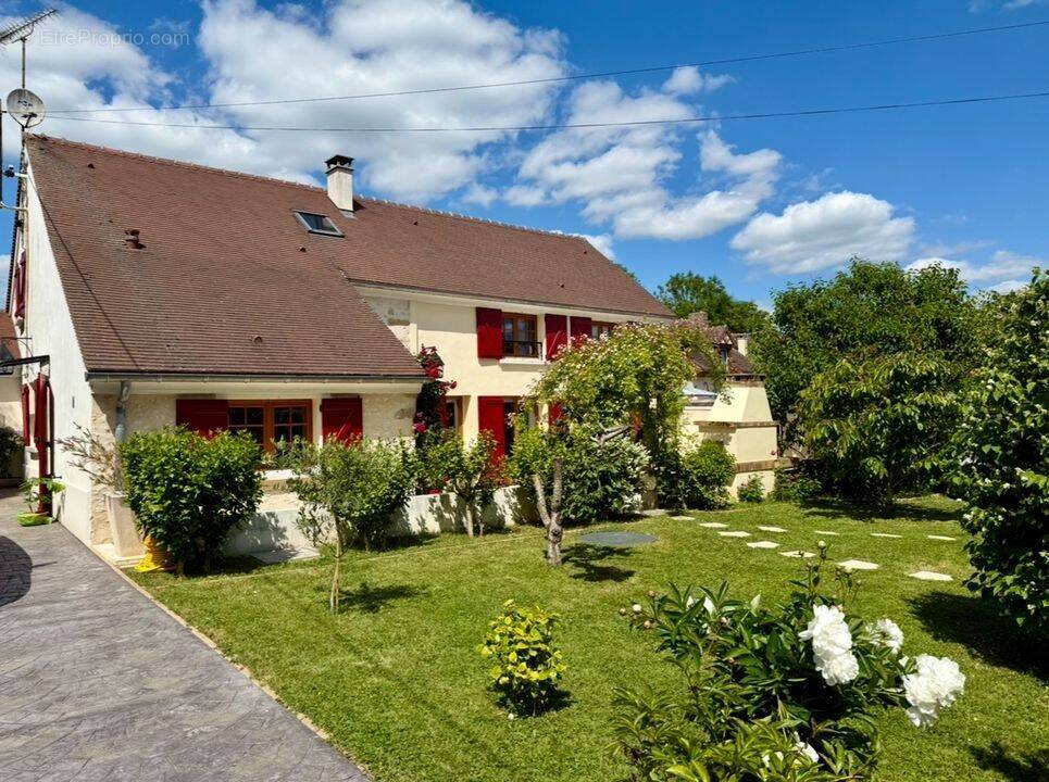 Maison à LONGUEVILLE