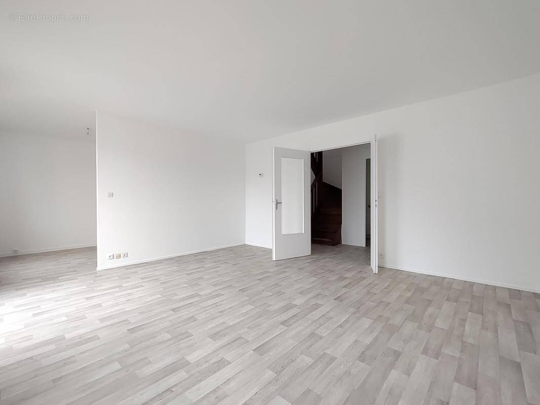 Appartement à BORNEL