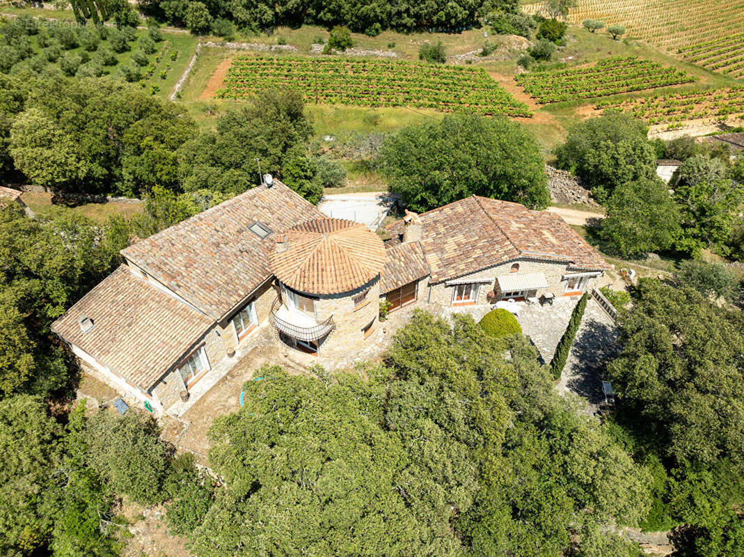 Maison à ENTRECASTEAUX