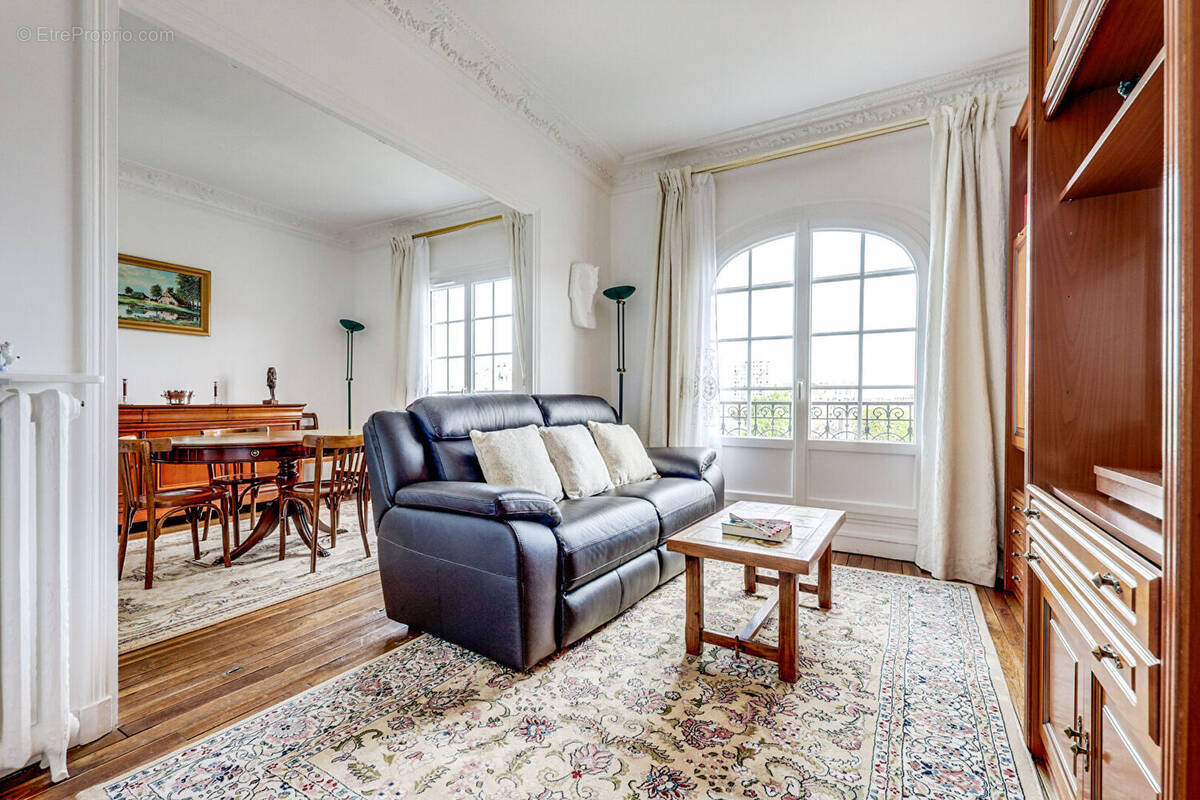 Appartement à PARIS-14E