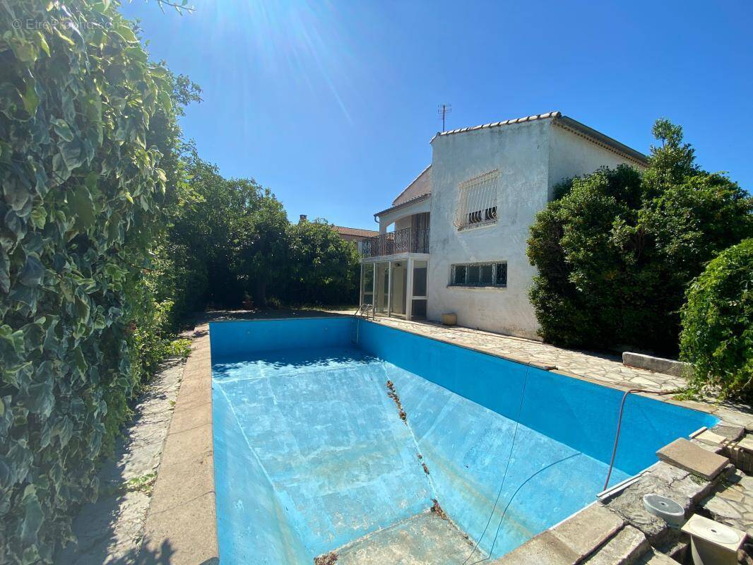 Maison à MAUGUIO