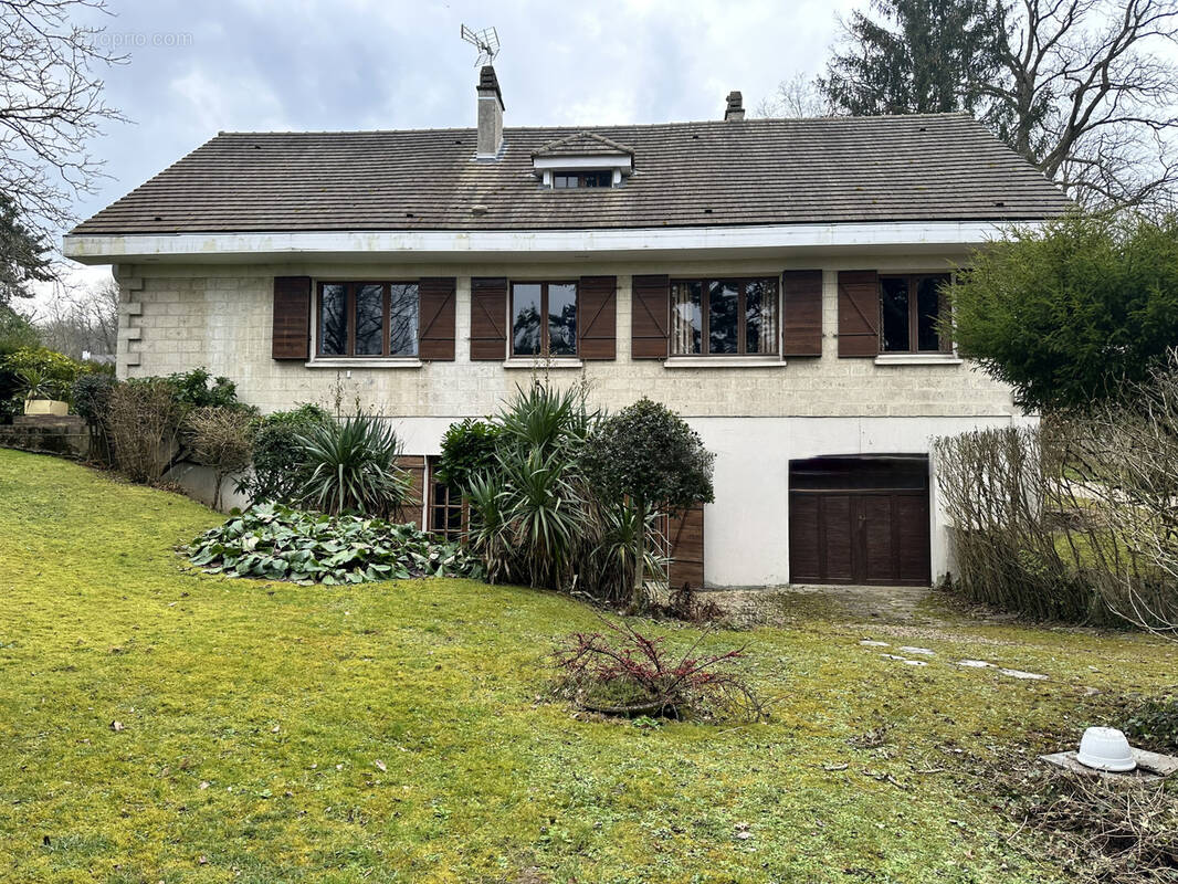 Maison à SAINT-REMY-LES-CHEVREUSE