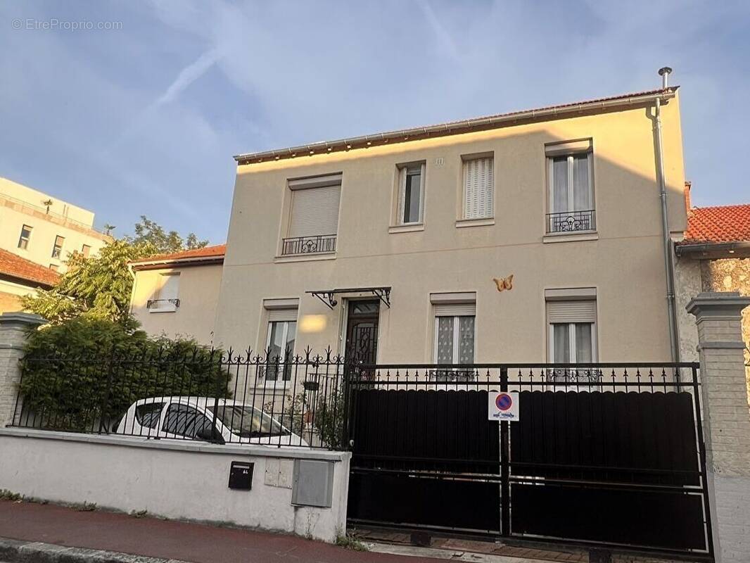 Maison à NANTERRE