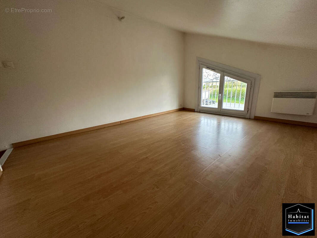 Appartement à LE PLESSIS-BELLEVILLE