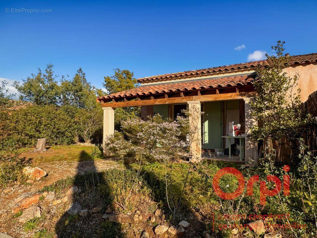 Maison à ROQUEBRUNE-SUR-ARGENS