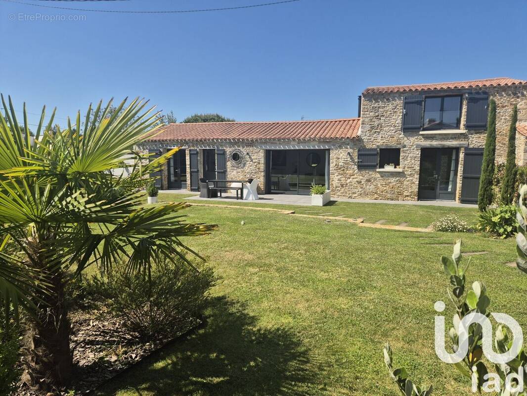 Photo 1 - Maison à TALMONT-SAINT-HILAIRE