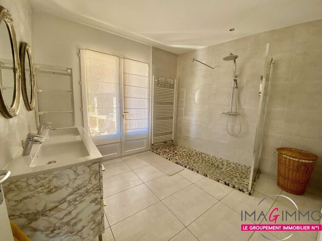Appartement à AIGUES-VIVES
