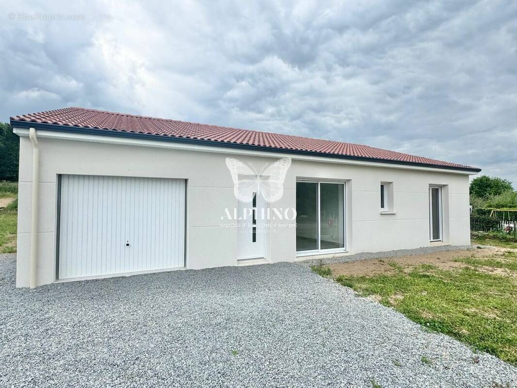 Maison à BONNAC-LA-COTE