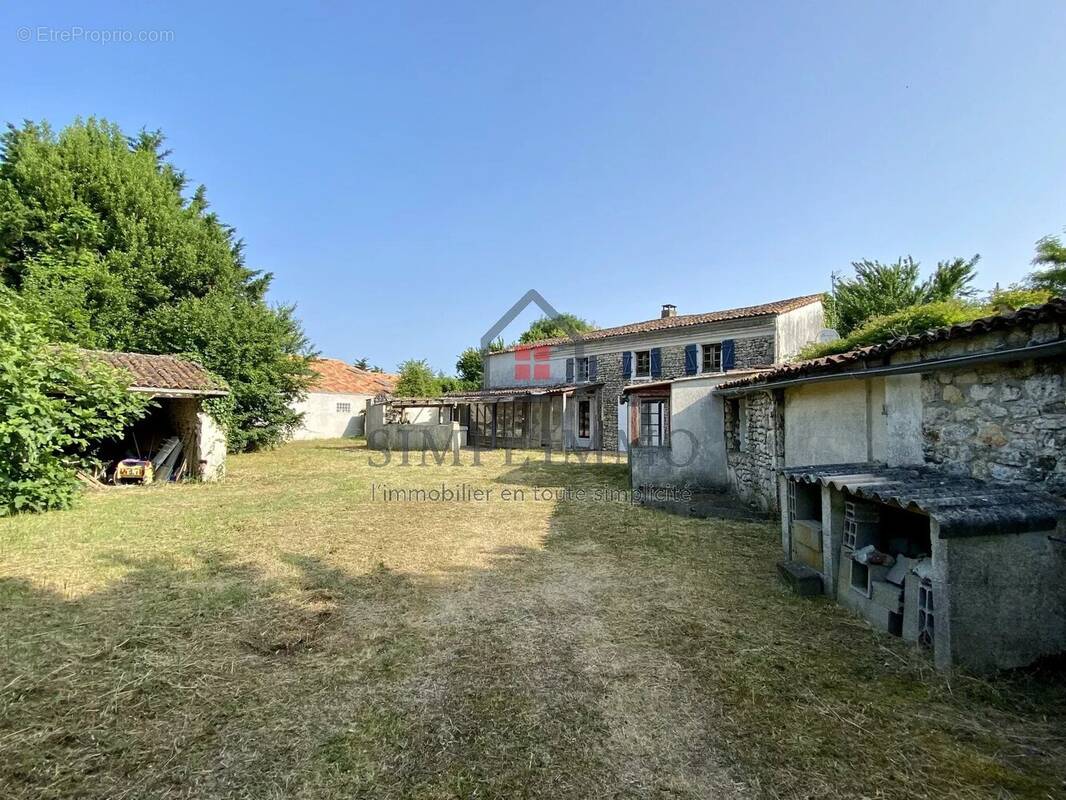 Maison à SAINT-NAZAIRE-SUR-CHARENTE