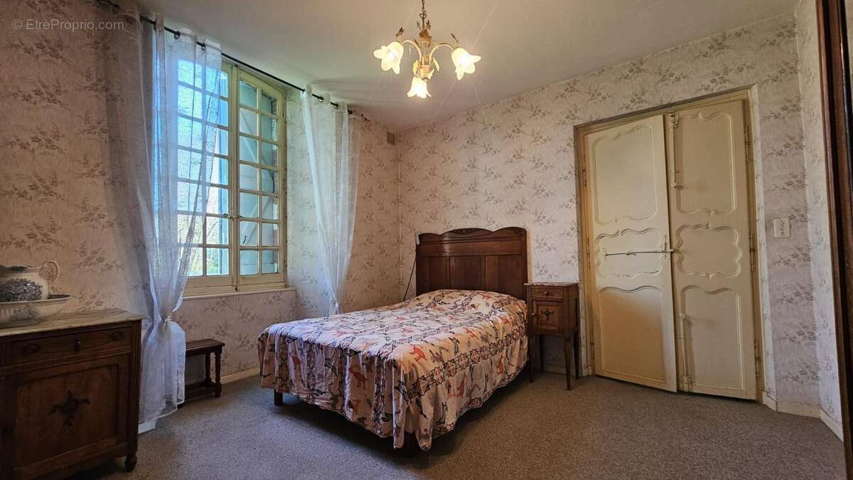 Maison à CASTELNAU-DE-MONTMIRAL