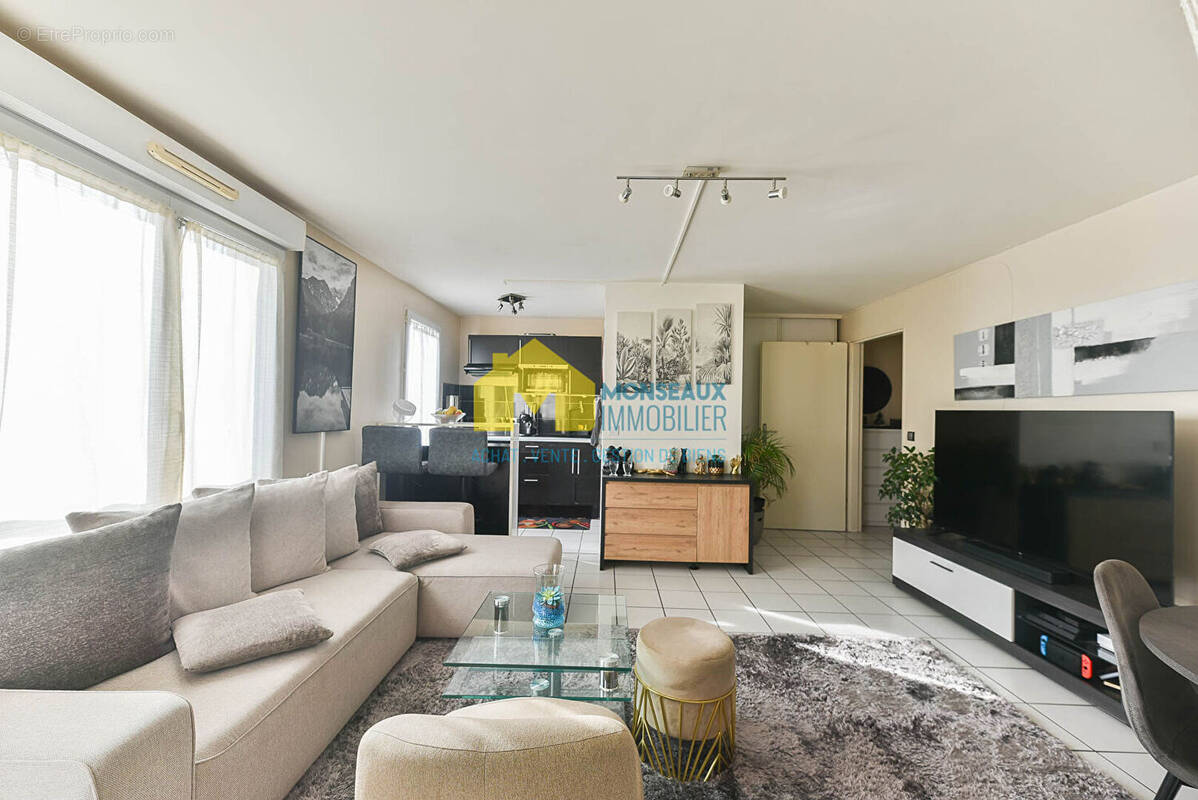 Appartement à SAINTE-GENEVIEVE-DES-BOIS