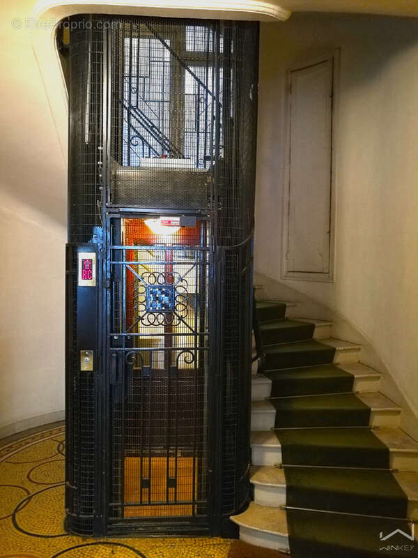 Appartement à PARIS-8E