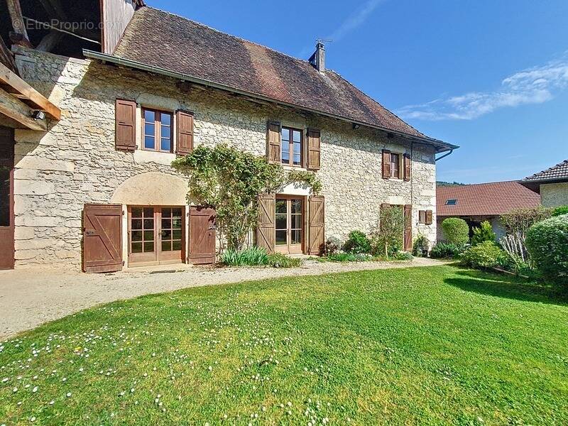 Maison à SAINT-GENIX-SUR-GUIERS