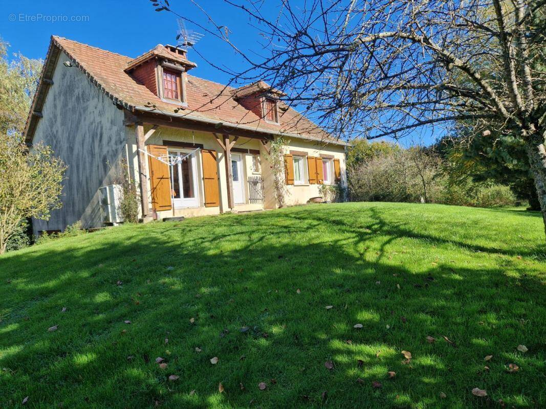 Maison à BOUSSAC