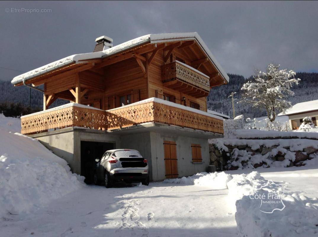 Maison à REYVROZ