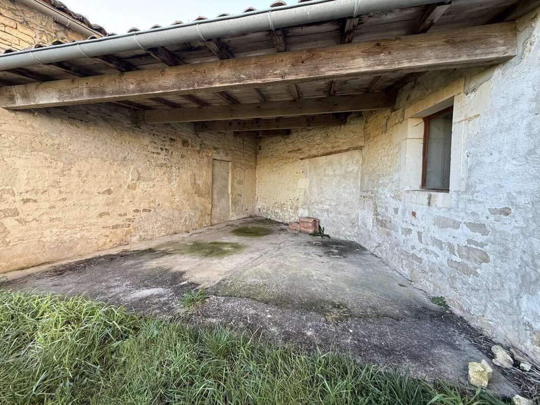 Maison à SOUVIGNE
