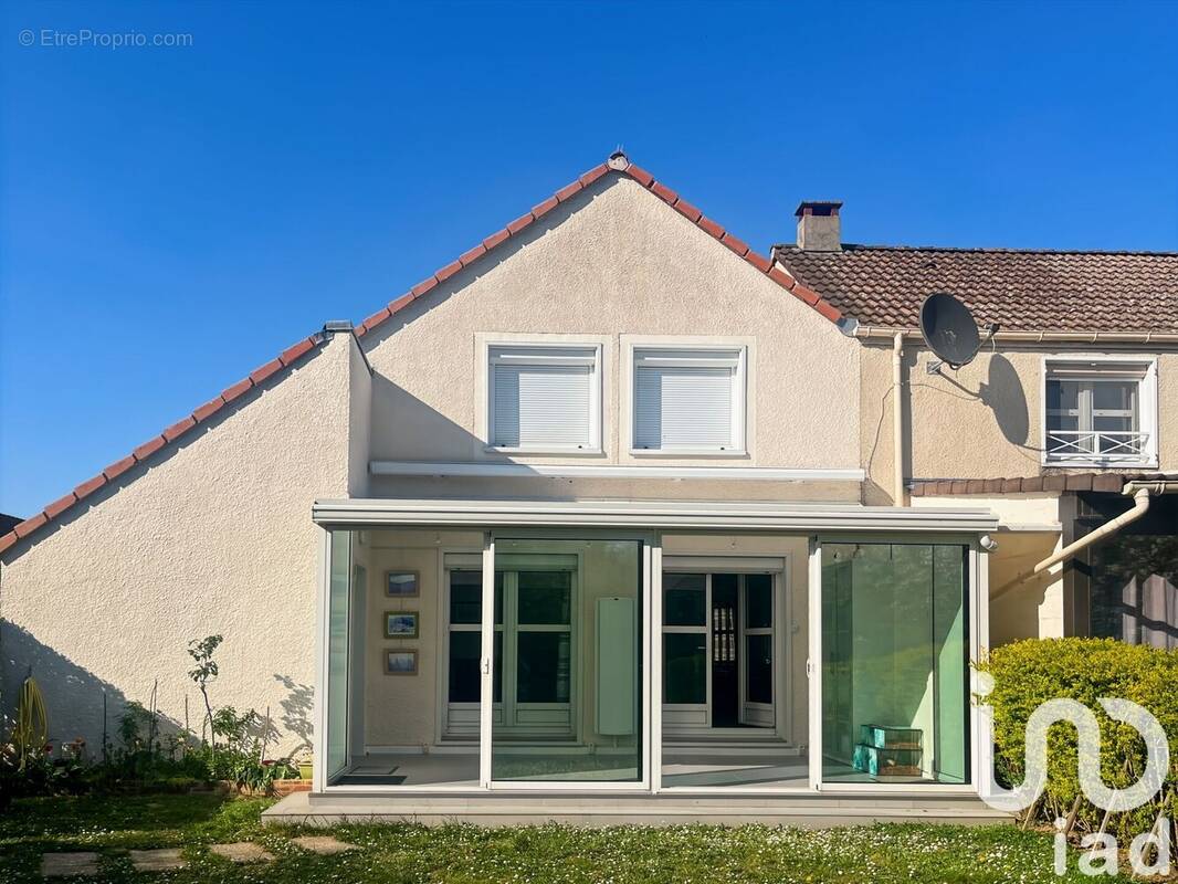 Photo 1 - Maison à MOISSY-CRAMAYEL
