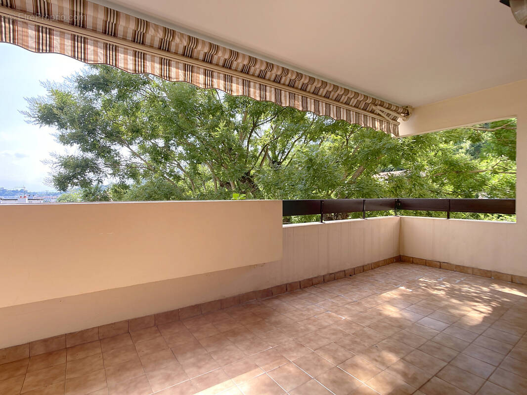 Appartement à LYON-9E