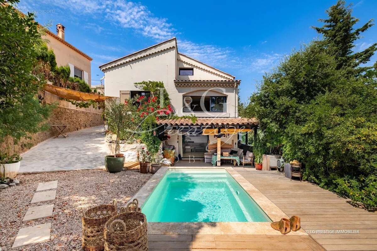 Maison à FREJUS