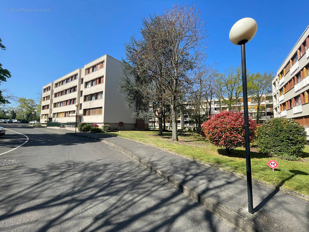 Appartement à BEAUCHAMP