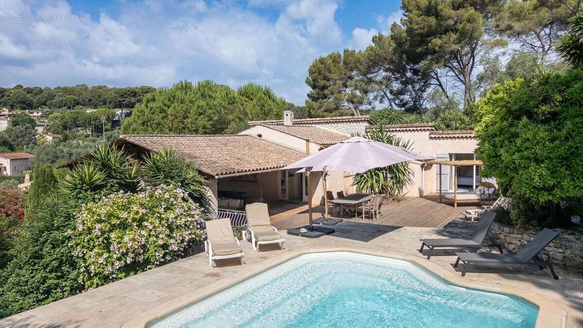 Maison à VALLAURIS