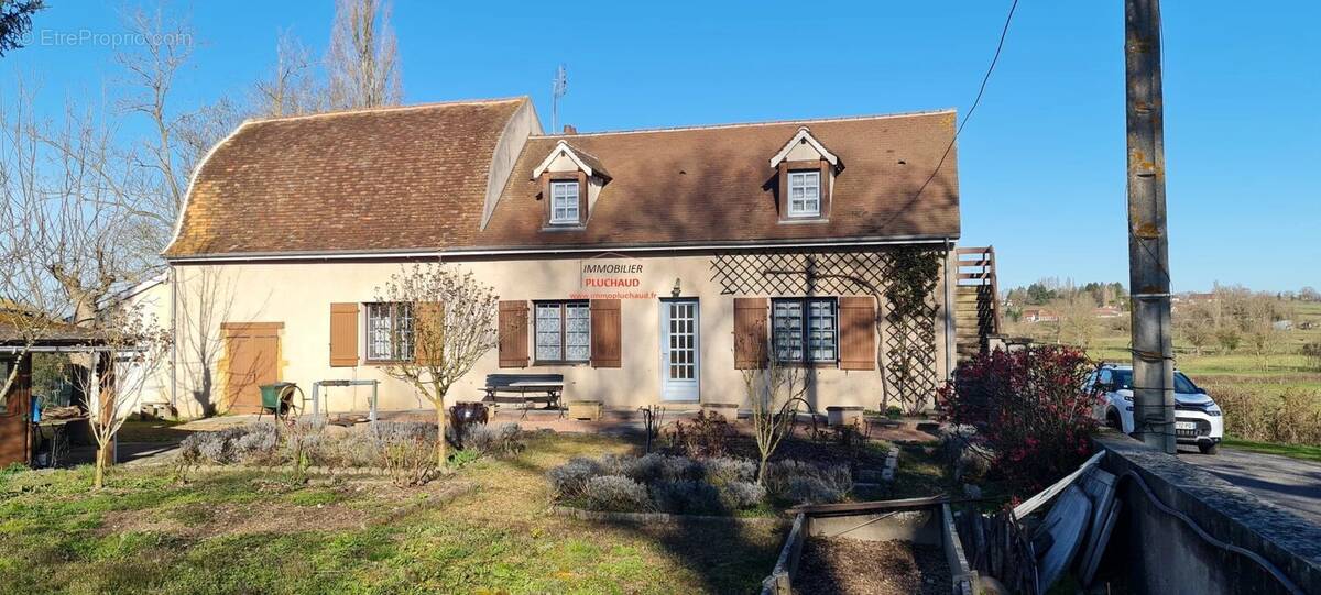Maison à PARAY-LE-MONIAL