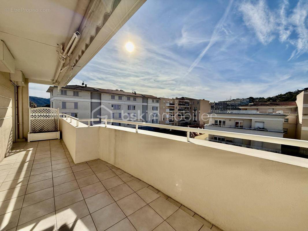 Appartement à MANDELIEU-LA-NAPOULE