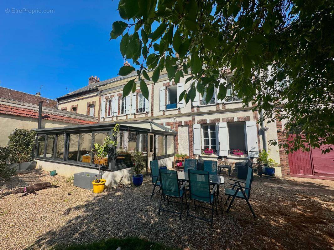 Maison à DAMVILLE