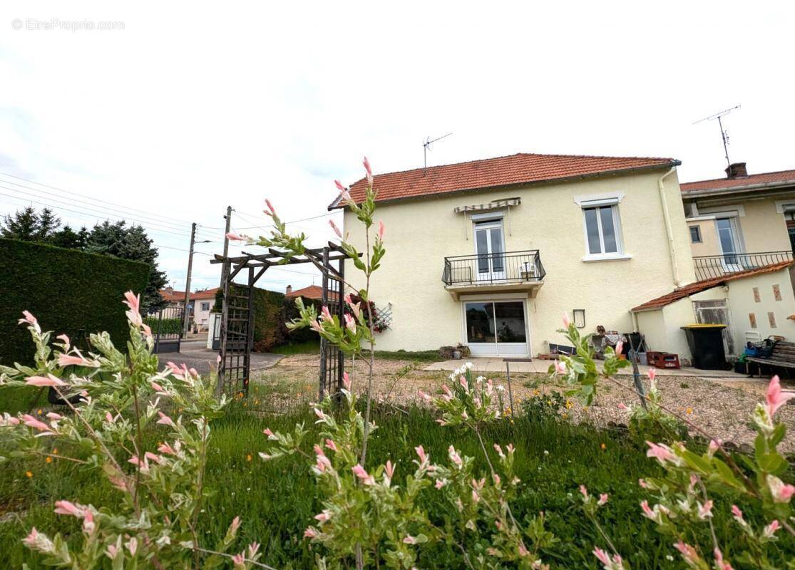 Maison à LE COTEAU