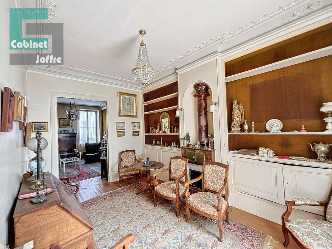 Maison à FONTAINEBLEAU