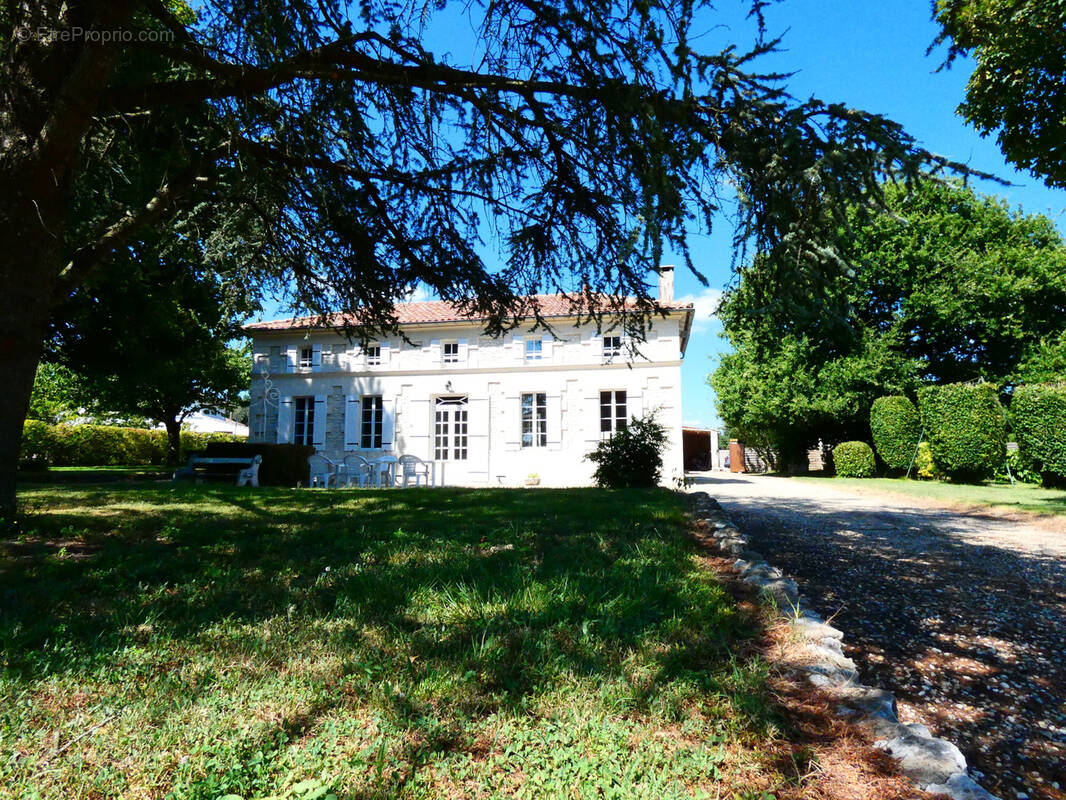 Maison à SAINT-FORT-SUR-GIRONDE