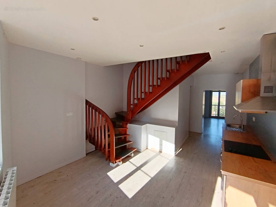 Appartement à POMMIERS