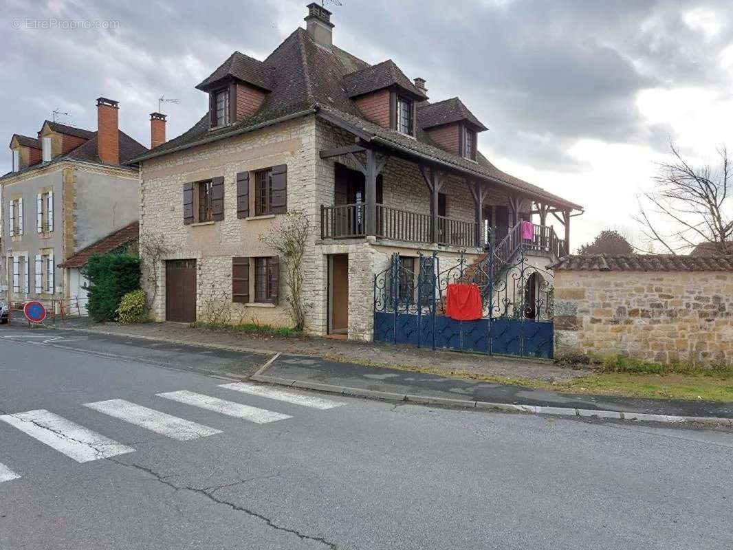 Maison à EXCIDEUIL