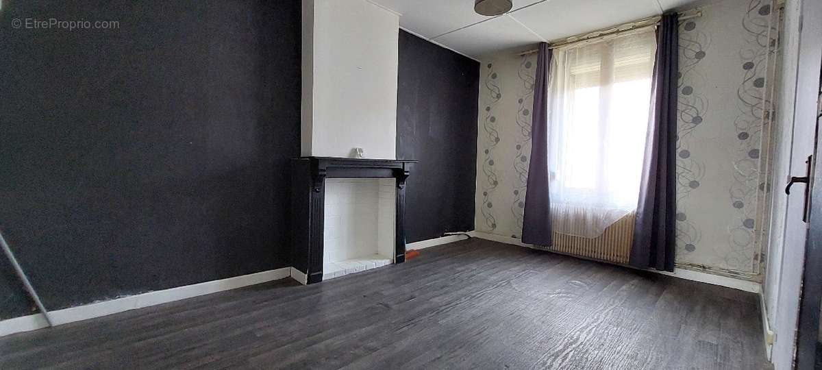 Maison à BRUAY-LA-BUISSIERE