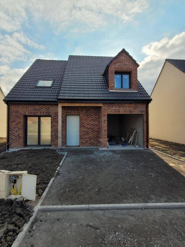 Maison à BREBIERES