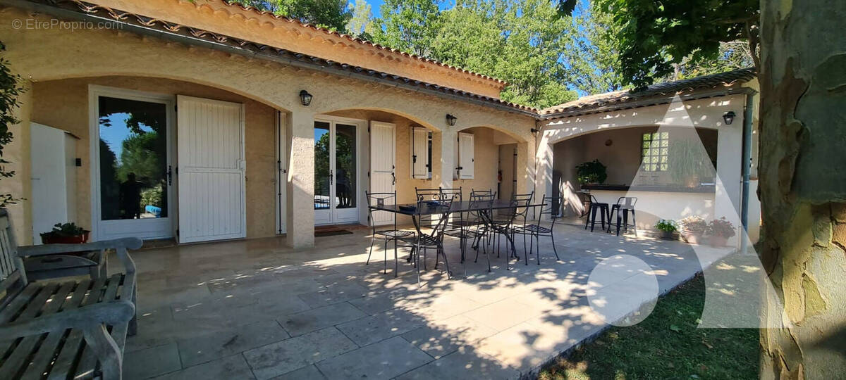 Maison à SALERNES