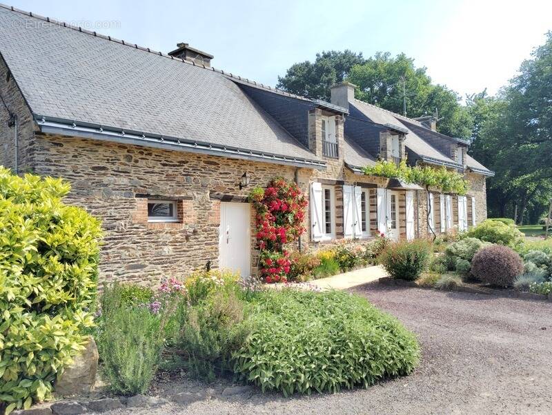 Maison à MAURE-DE-BRETAGNE
