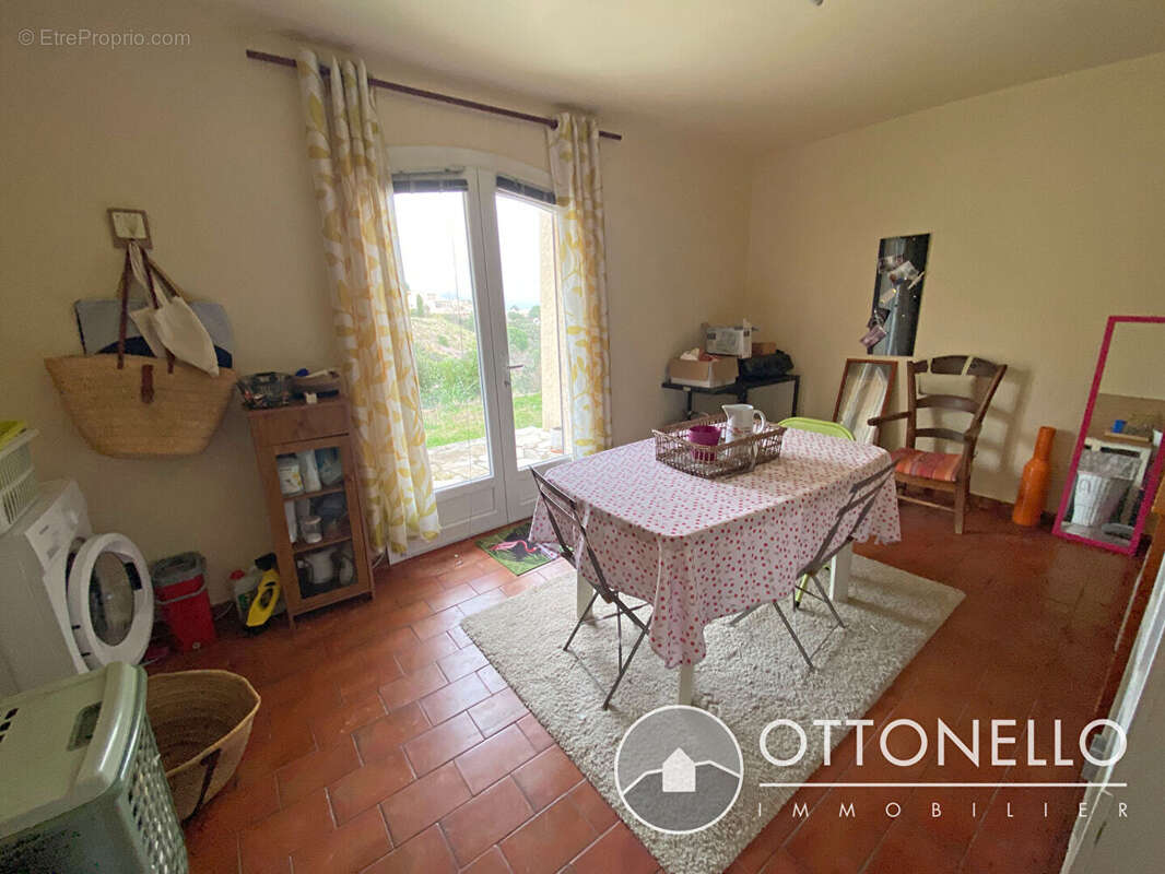 Maison à ROQUEBRUNE-SUR-ARGENS